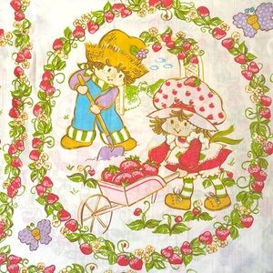 Vintage Strawberry Shortcake single - twin flat sheet 80s 70s